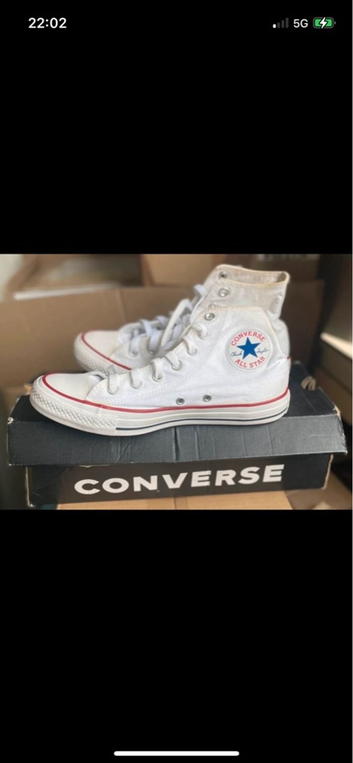 Converse blanche