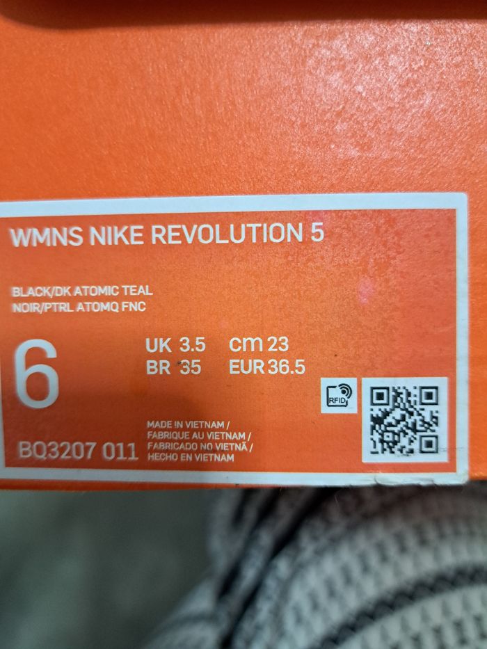 Basket Nike Revolution 5 - photo numéro 4