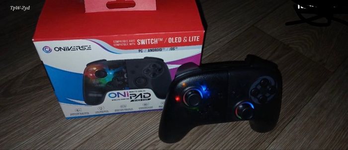 Manette de jeu Oniverse ONIPAD BLACK STAR, en parfaite état et très peu utilisée🎮 - photo numéro 3