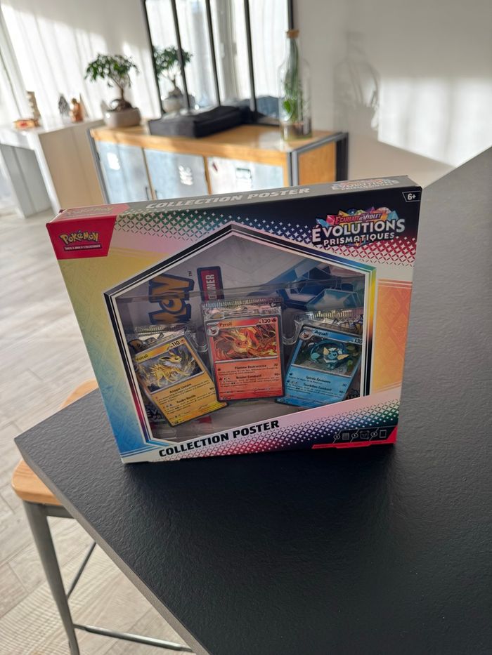 [NEUF] Coffret Poster Pokémon EV8.5 Évolutions Prismatiques - photo numéro 2
