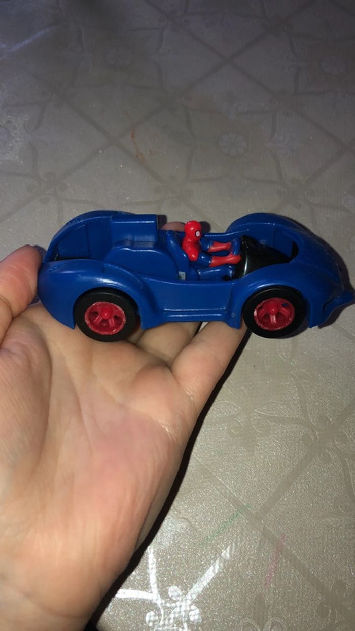 Voiture - photo numéro 2