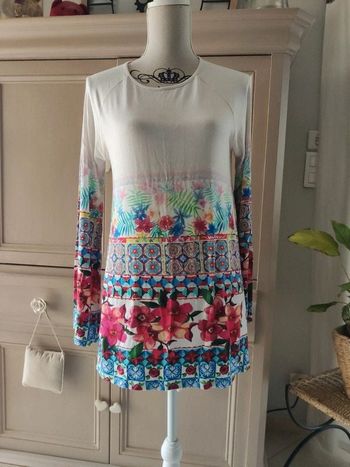 Tunique fluide blanche et fleuri desigual taille 38 Taille M