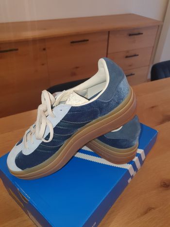 Baskets adidas gazelle bleu