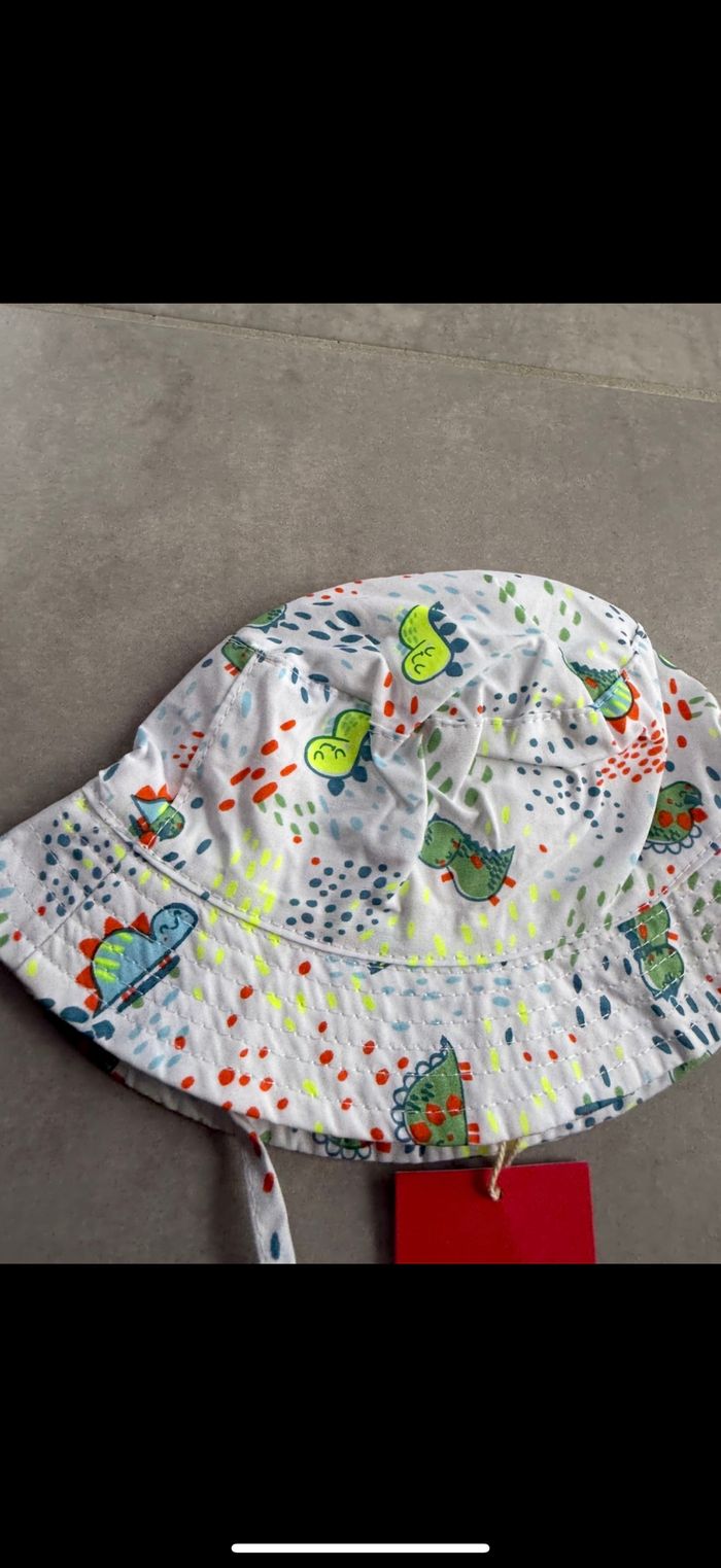 Chapeau / bob dinosaure 6/12 mois - photo numéro 2