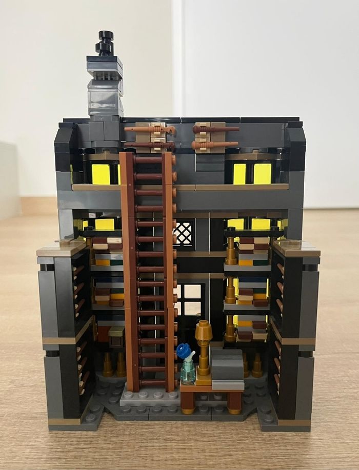 Lego 76439 : Ollivander et madame Guipure, prêt à porter pour mages et sorciers - photo numéro 5