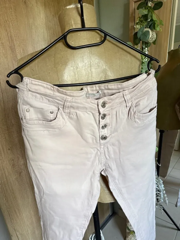 Joli jean tout doux femme avec boutonnage boutons femme - photo numéro 2