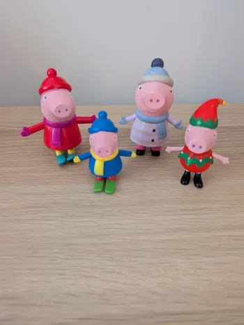 Lot de 4 figurines Peppa pig