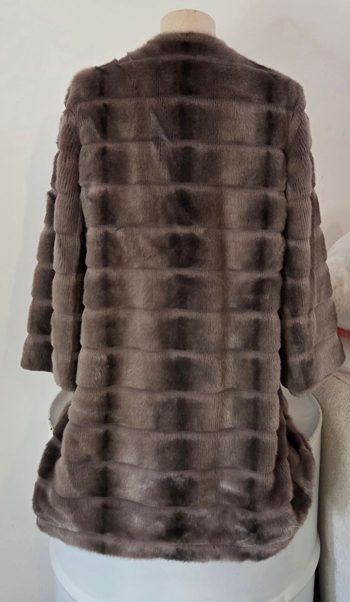 MANTEAU FAUSSE FOURRURE RIVIÈRES DE LUNE T38 – ÉTAT NEUF – CHIC & ÉLÉGANT - photo numéro 3