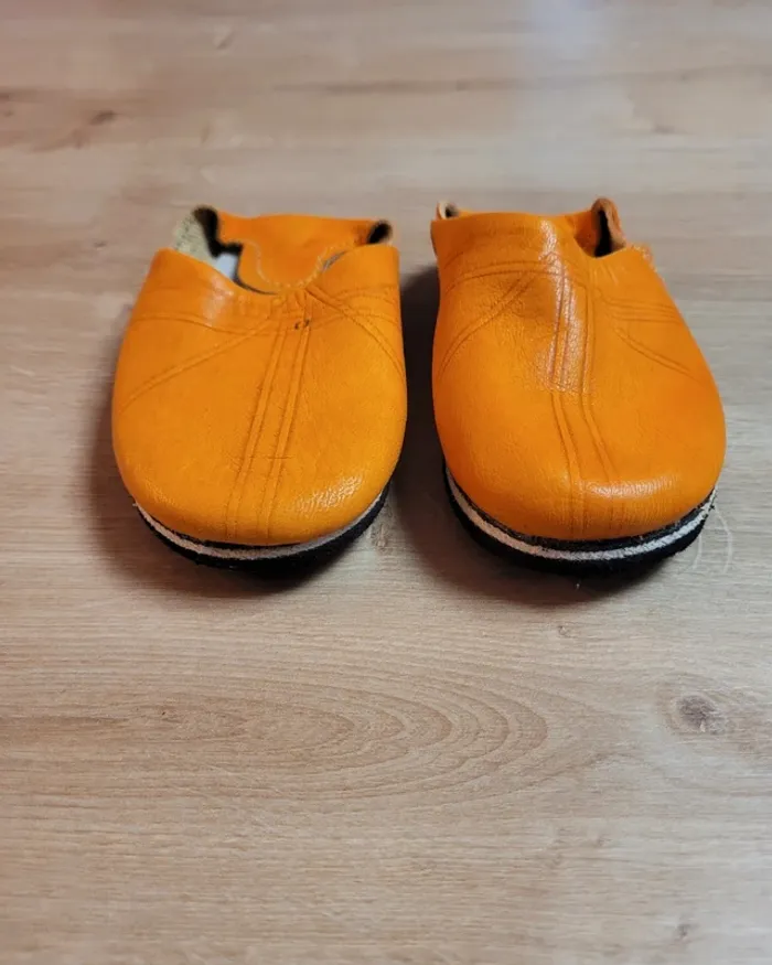 Chaussons en cuir neufs taille 24-25 - photo numéro 3