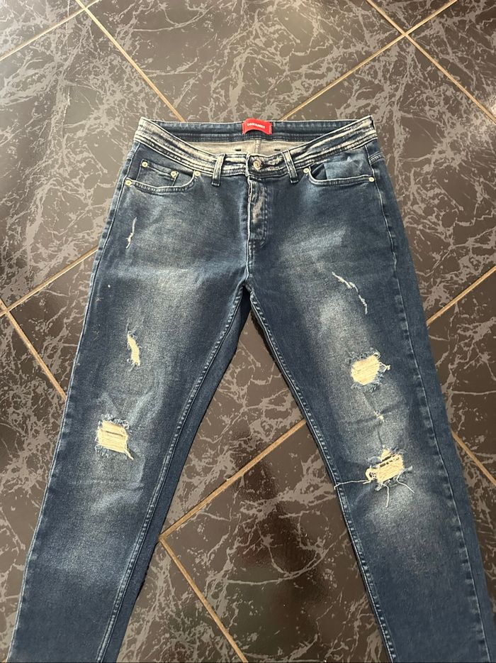 Jeans  W38 L 32 troué
