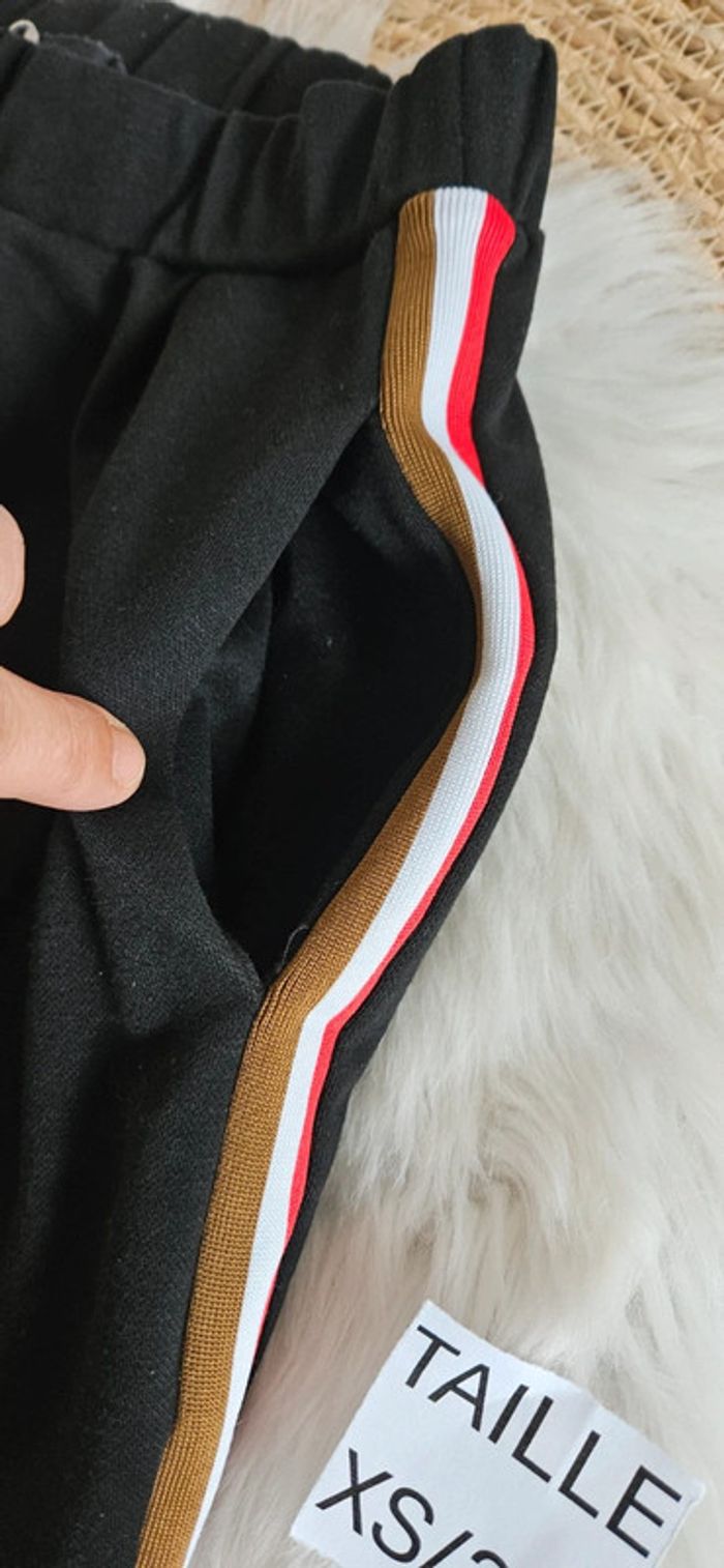 Superbe pantalon habillé Pull&Bear, taille XS. Coupe ajustée, - photo numéro 4