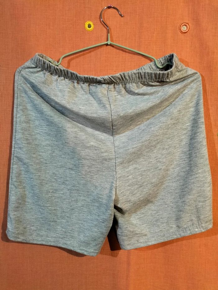 Short femme petit XL - photo numéro 2