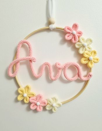 Décoration chambre Prenom en tricotin Ava