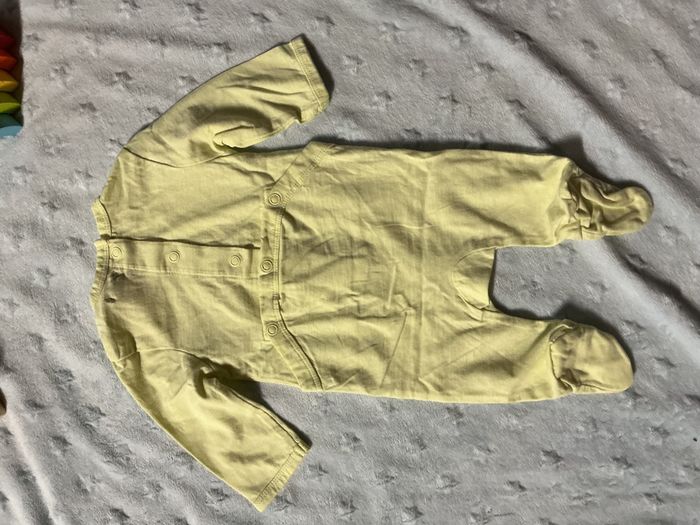 pyjama grenouillère en coton jaune clair 1 mois kiabi inscription devant - photo numéro 8