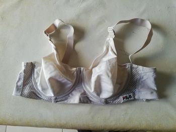 Soutien-gorge sport à armatures Fila t. 95B. Blanc