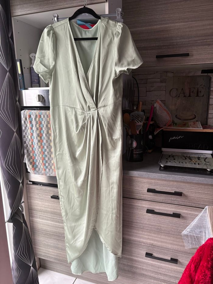 Robe mi longue satinée vert émeraude - photo numéro 4