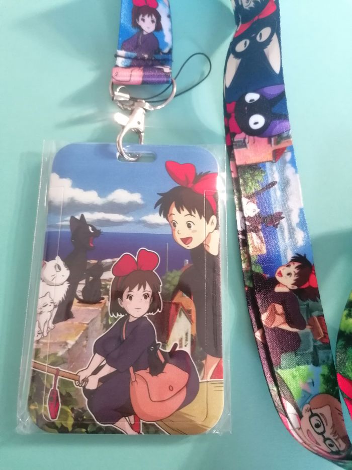 protège carte Kiki la petite sorcière et son cordon studio ghibli