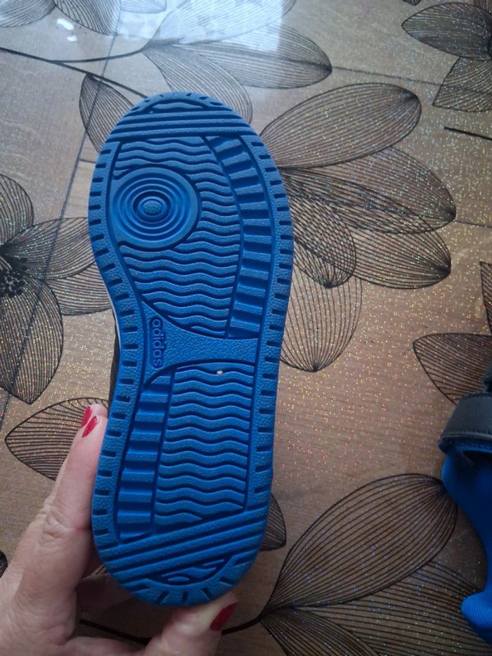 Basket adidas confort footbed taille 30 - photo numéro 4