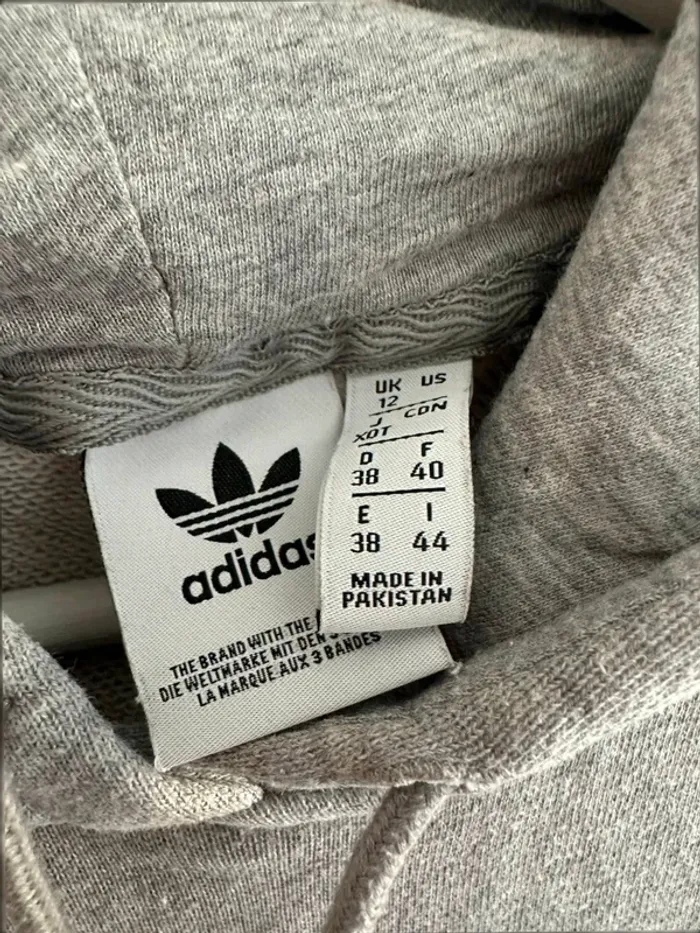 Adidas pull gris à capuche taille M en très bon état - photo numéro 3
