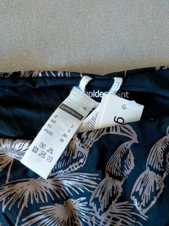 Bas de maillot de bain noir à imprimé floral doré – Goldenpoint – Neuf avec étiquette – Taille 38 - photo numéro 4