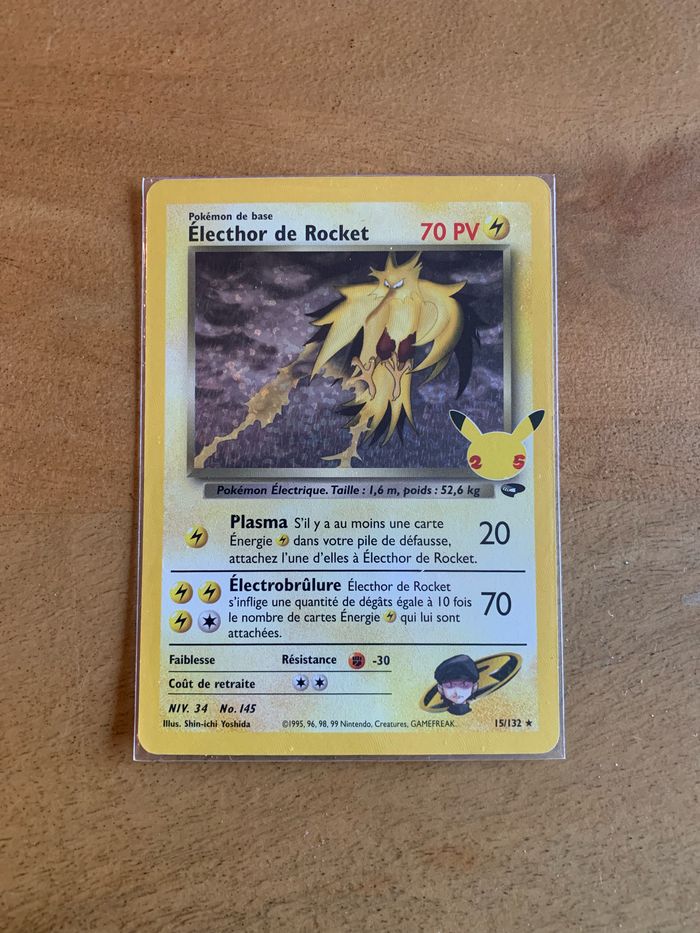 Carte Pokemon Electhor de Rocket Célébrations 25 ans