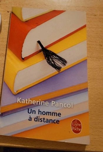 Un homme à distance