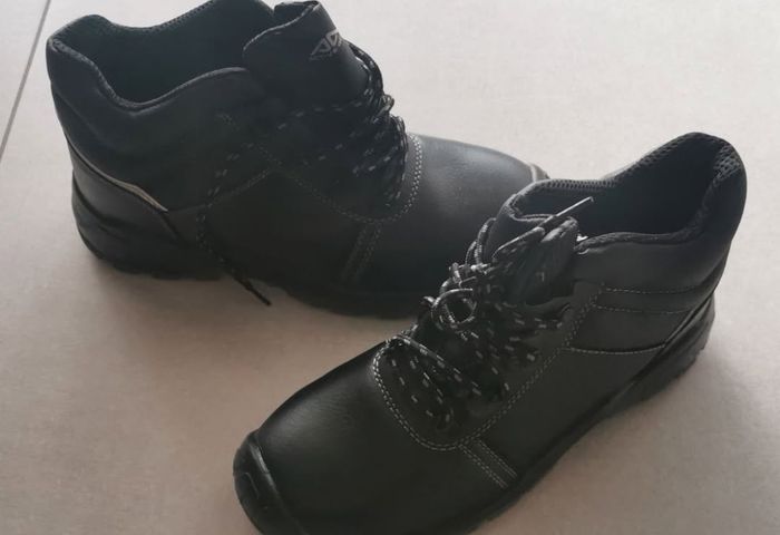 Chaussures de sécurité neuves