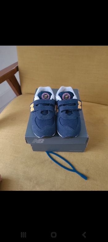 New balance neuve taille 22