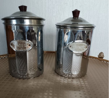 2 bôites de conservation ancienne