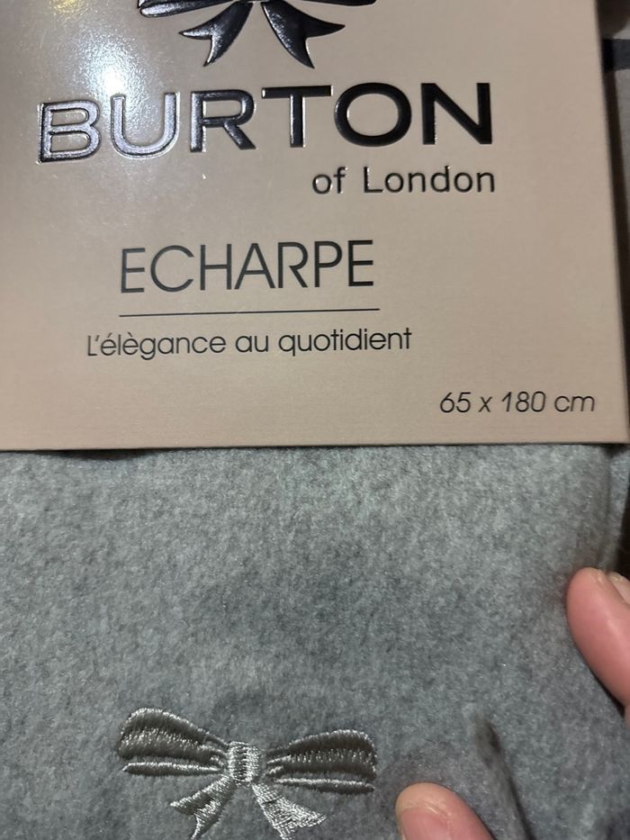 Echarpe burton neuve - photo numéro 3
