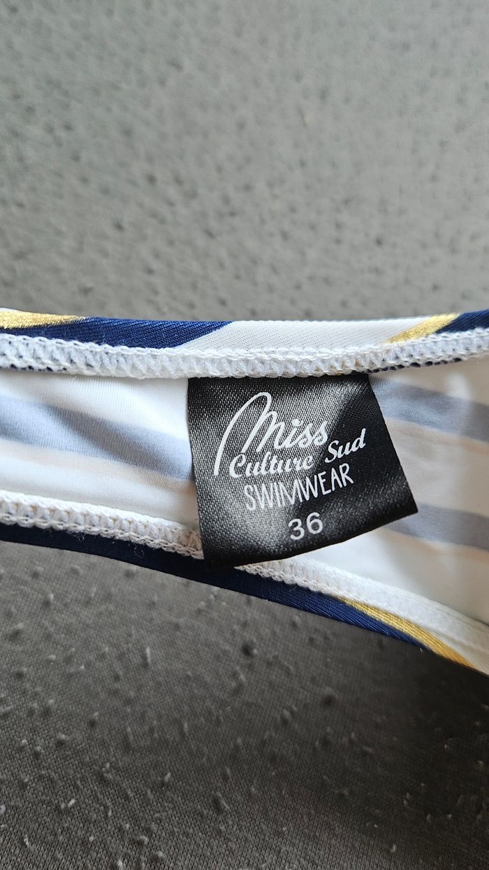 Haut de maillot de bain blanc bleu et doré push up S - photo numéro 4