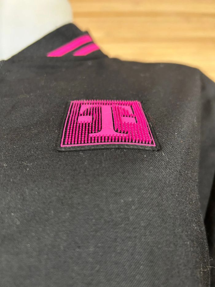 Veste T-Mobile Noire - Élégance et Confort avec une Touche Unique homme ou femme - photo numéro 6