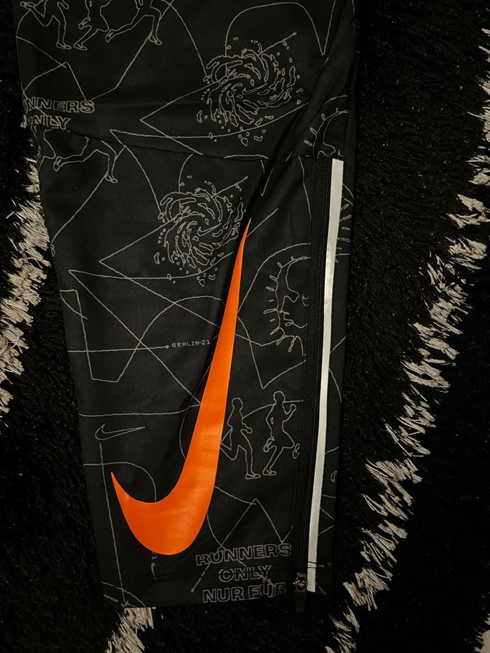 Pull Nike running Berlin - photo numéro 4