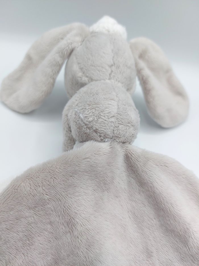Doudou éléphant Dumbo DISNEY NICOTOY SIMBA mouchoir gris blanc yeux bleus - photo numéro 4
