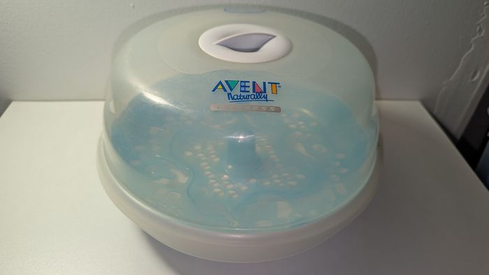 Stérilisateur biberon micro ondes Avent naturally express