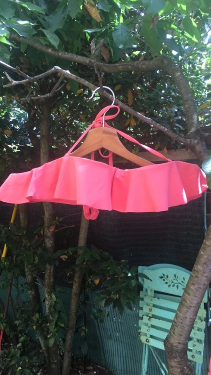 Joli maillot rose fluo - photo numéro 2