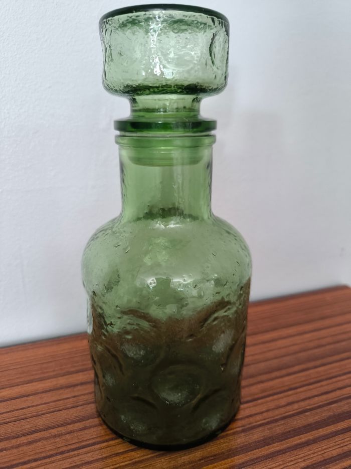 Carafe en verre avec reliefs des années 70 vintage - photo numéro 5