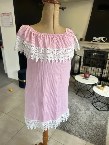 Jolie robe rose taille M