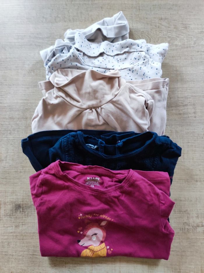 Lot 3 sous pull et 2 tee shirt ML 4 ans