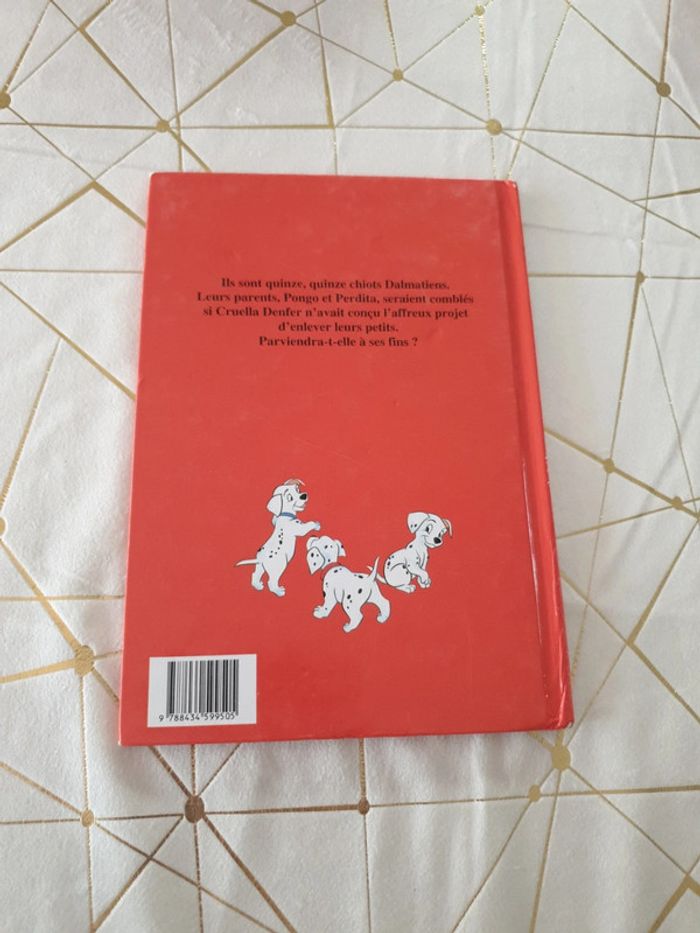 Livre "les 101 dalmatiens" - photo numéro 2