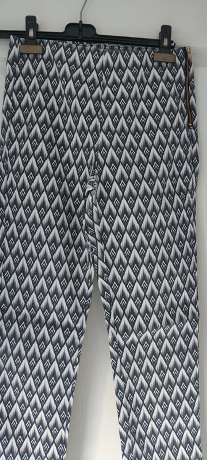 Pantalon noir blanc a motif - photo numéro 2