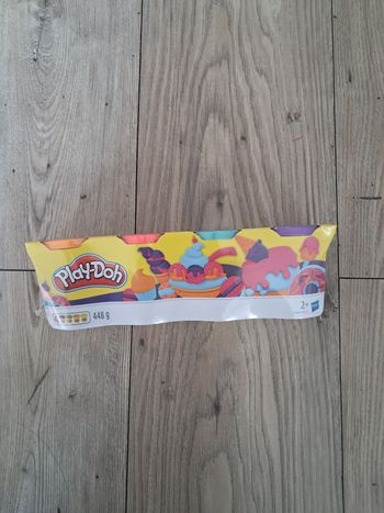 4 gros pots de pate a modeler play doh neuf