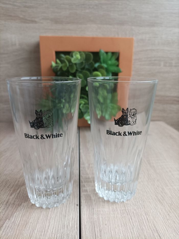 Lot 2 verres Black and White - photo numéro 3
