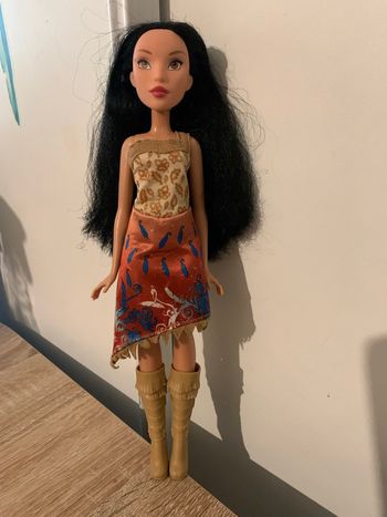 Poupée Disney princesse pocahontas