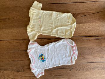 Lot 2 bodies manches courtes 3 mois Petit Bateau – coton