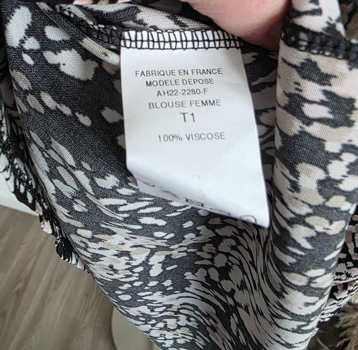Blouse neuve avec étiquettes 🏷 - photo numéro 5