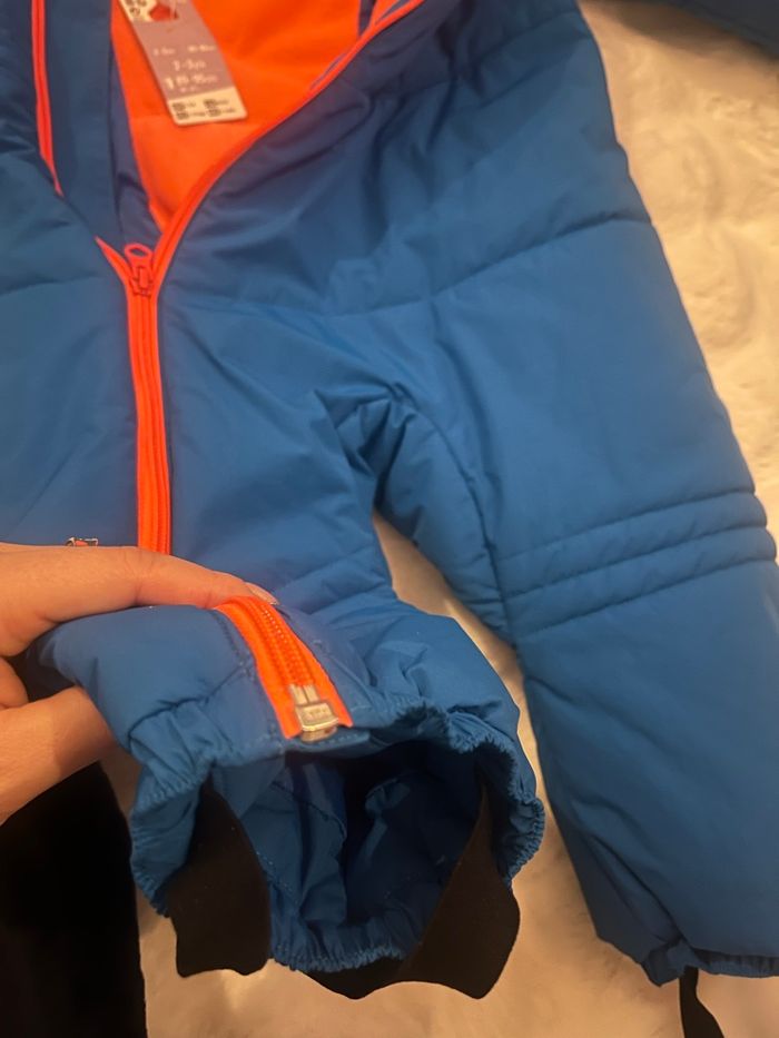 Combinaison de ski 2-3 ans neuve avec étiquette