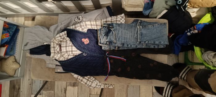 Vont jouer pour enfant de 2 à 8 ans vêtements neuf les chaussures n'ont jamais été utilisé ou très peu les chaussures adidas sont collector et je les vendrai pas en dessous de 20 € avec une paire au choix en plus ou un vêtement en plus les bottes ell - photo numéro 8