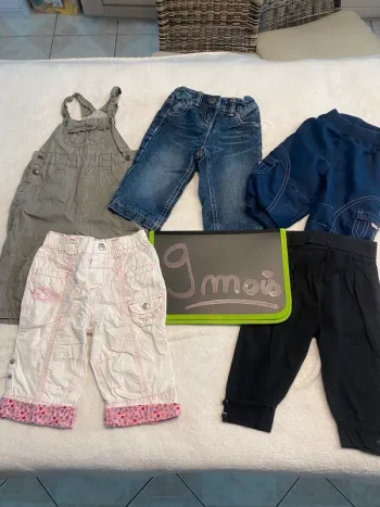 Lot de pantalons legging, sarouel, salopette 9 mois