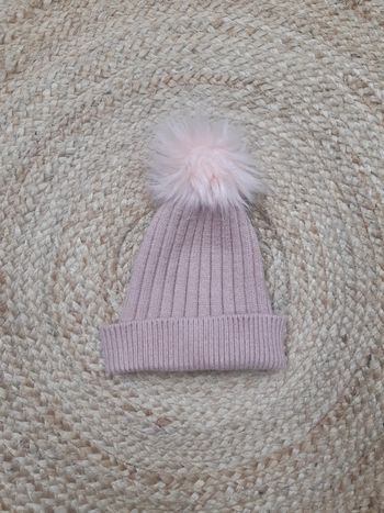 Bonnet côtelé avec pompon